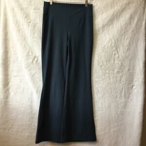 UpWest Deep Green The Flare Leggings